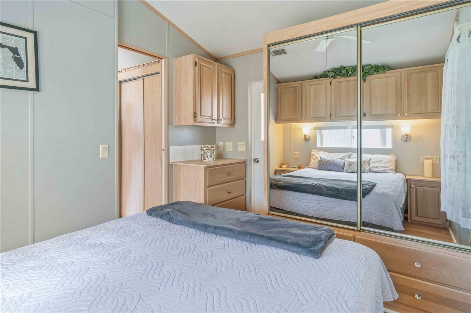 HOLIDAY TRAVEL PARK ENGLEWOOD - Residential