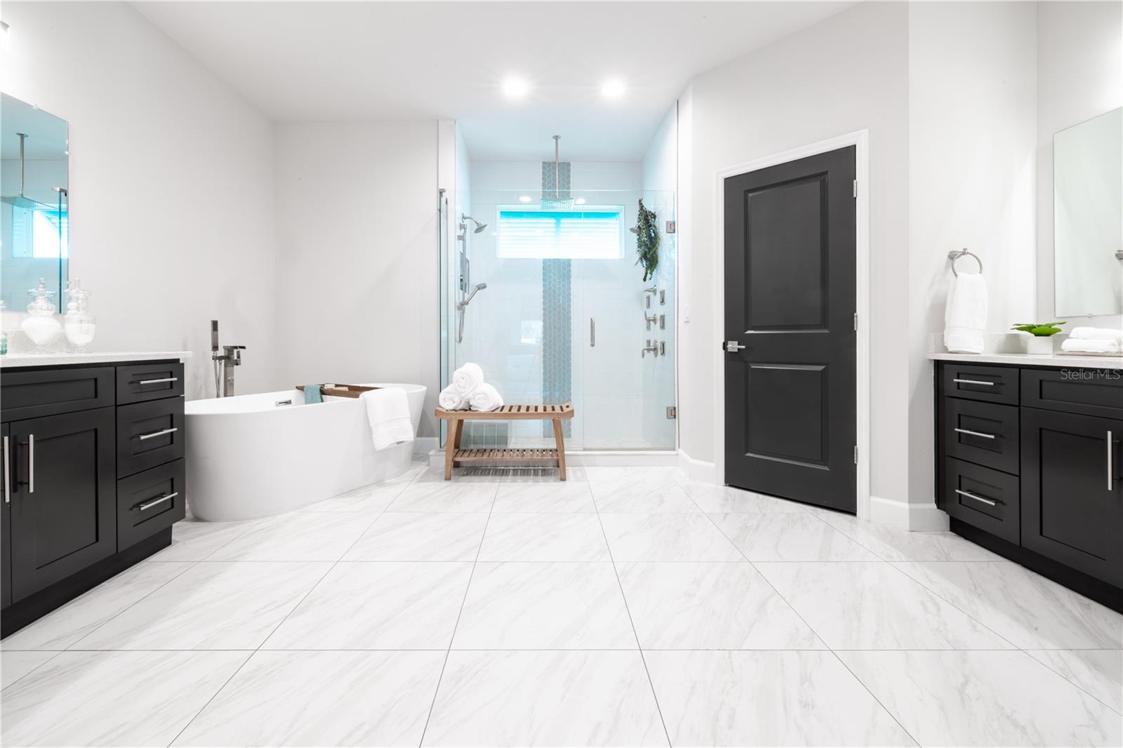 BAY LAKE RANCH UNIT THREE - Residential