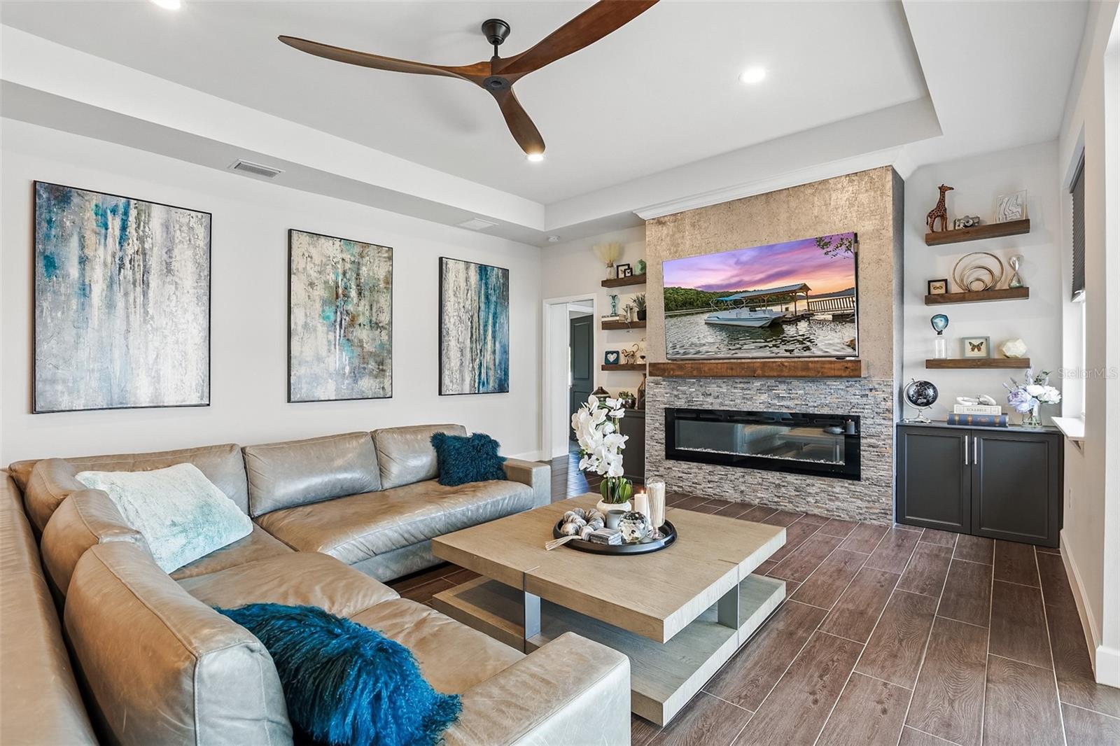 BAY LAKE RANCH UNIT THREE - Residential