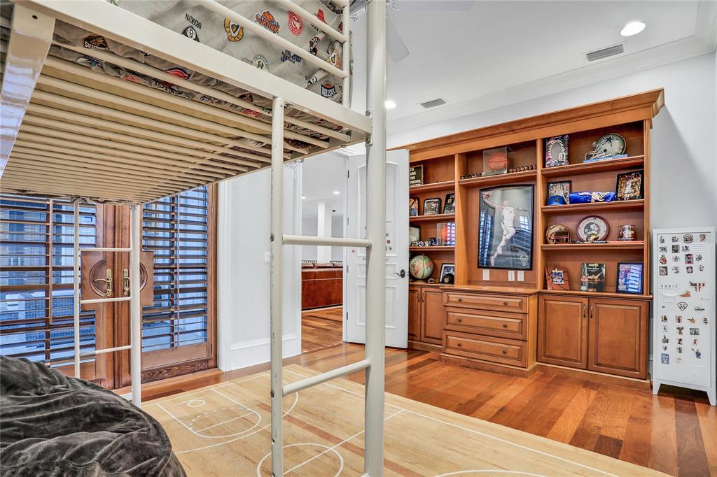 HIGHLANDS AT LAKE CONWAY - Residential