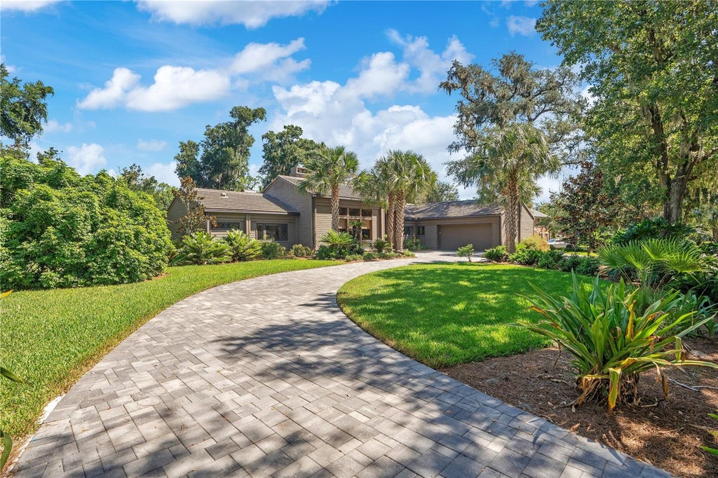 Photo of 1095 Harbour Island Road, Orlando, FL 32809 (MLS # O6428837)