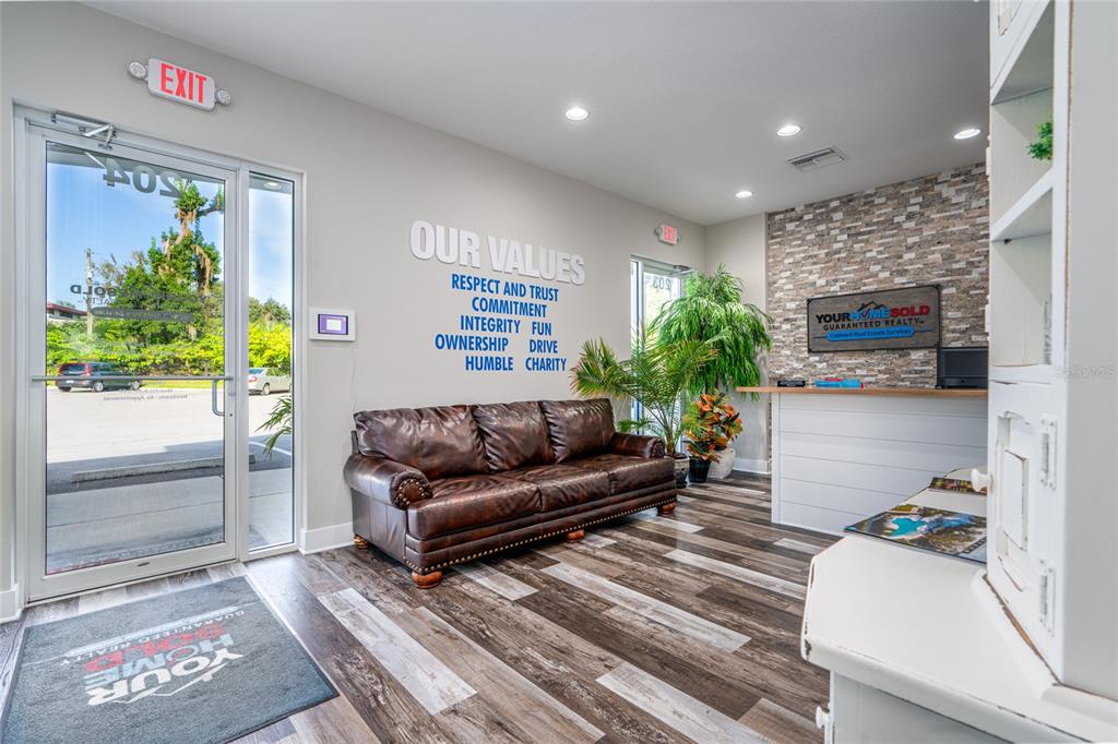 APPLEWOOD PROFESSIONAL MEDICAL PARK 02 REP - Commercial Lease