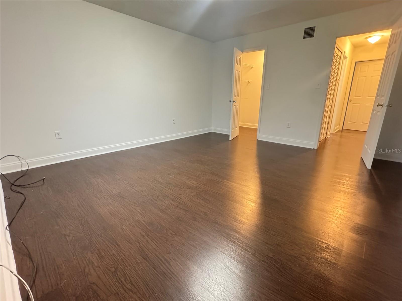 METRO/MICHIGAN PARK CONDO - Residential