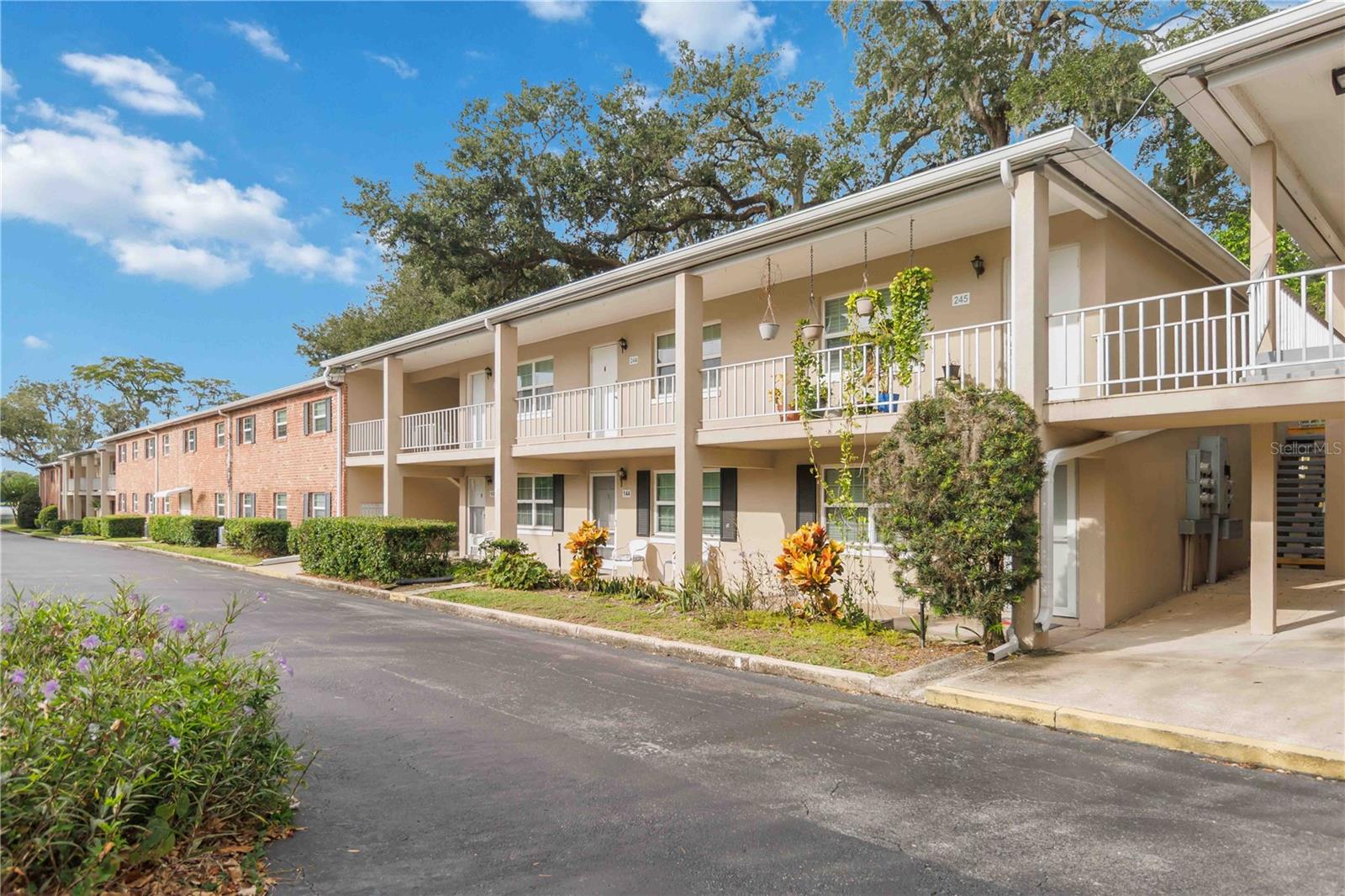 LAKESIDE MANOR APTS CONDO - Residential Lease