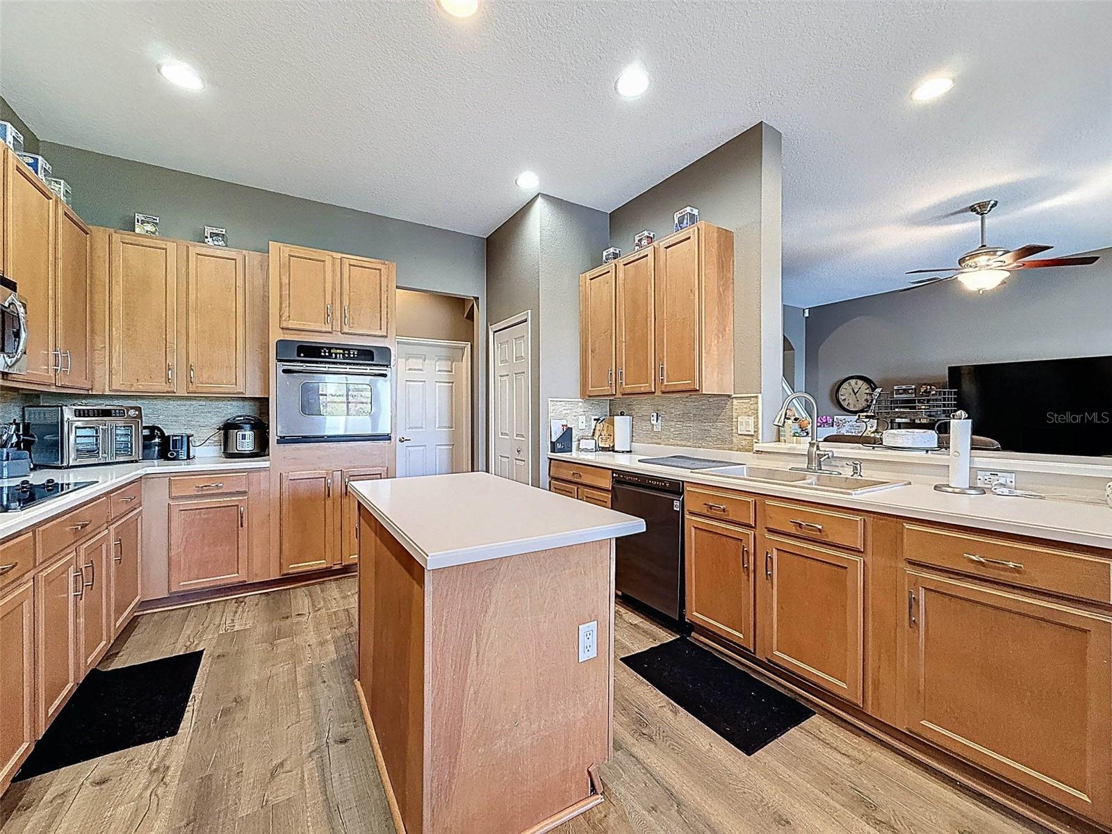 KEY VISTA PH 03 PARCELS 12 14 & 16 - Residential