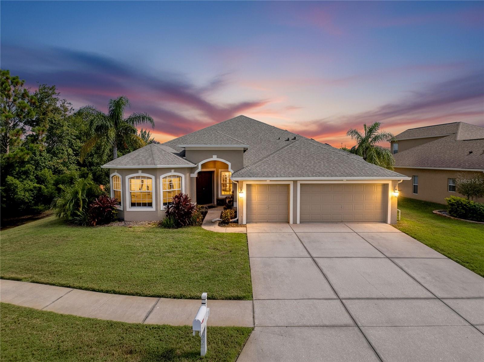 2422 WOOD POINTE DRIVE