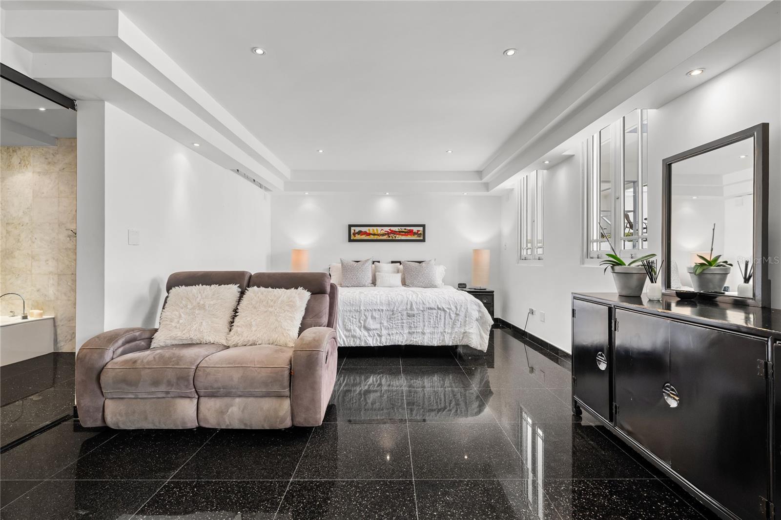 URB. LADERAS DE SAN JUAN - Residential