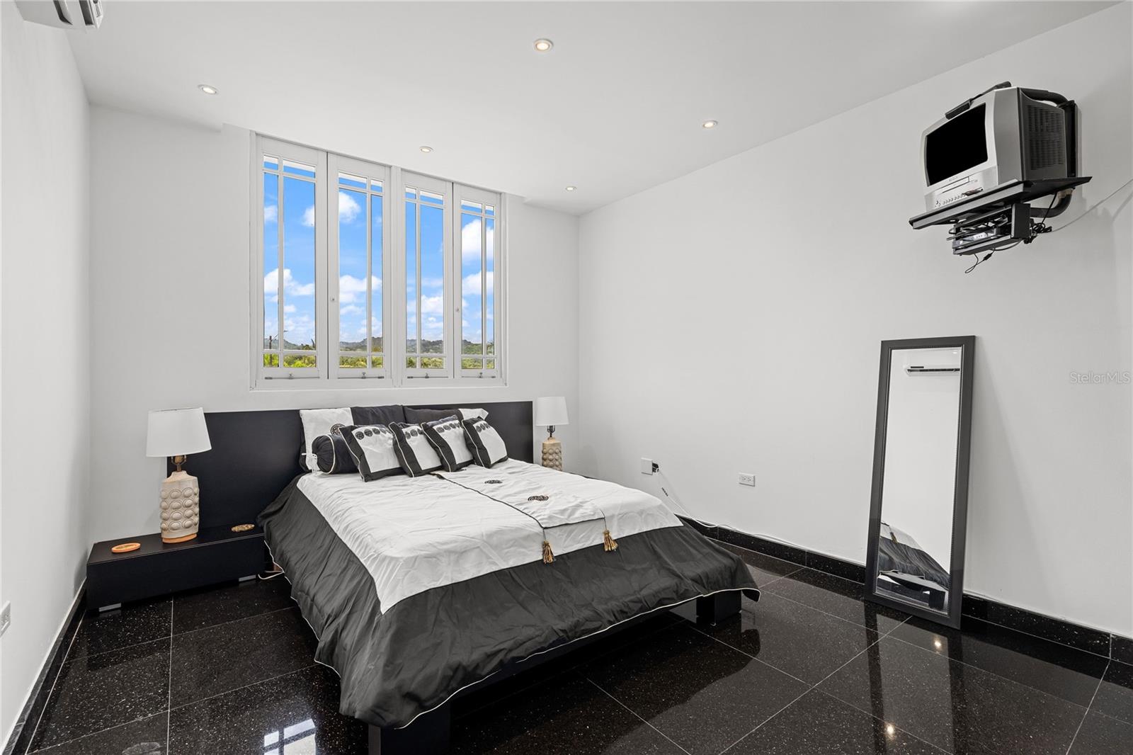 URB. LADERAS DE SAN JUAN - Residential