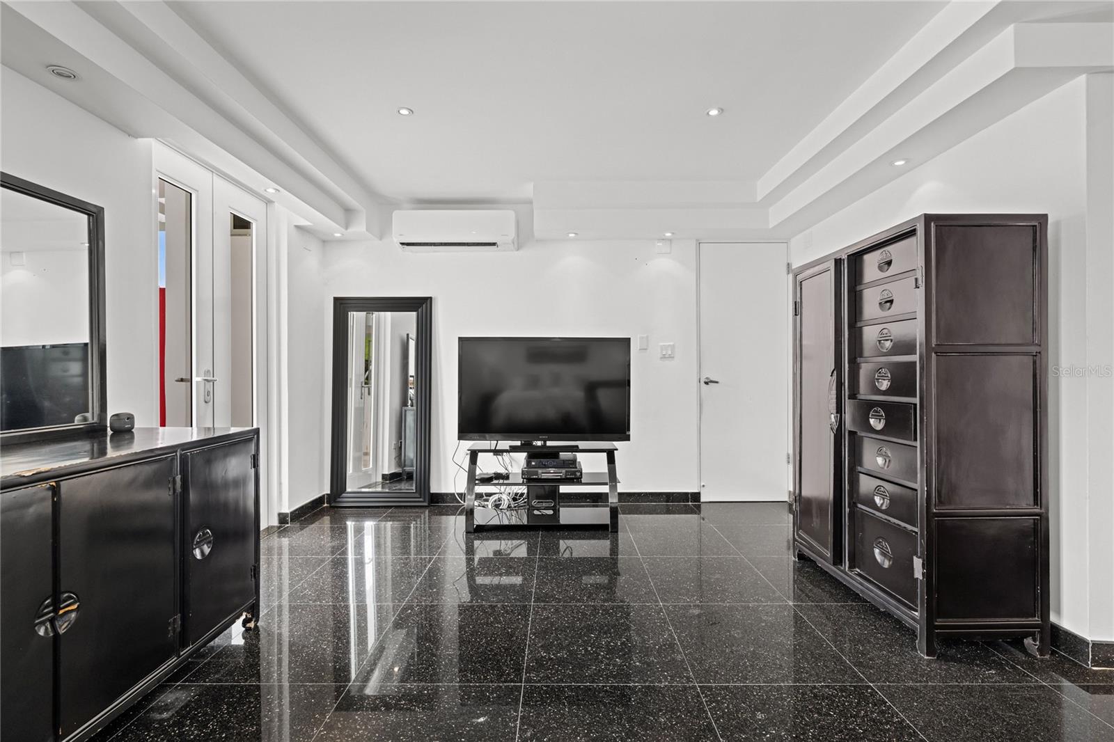 URB. LADERAS DE SAN JUAN - Residential