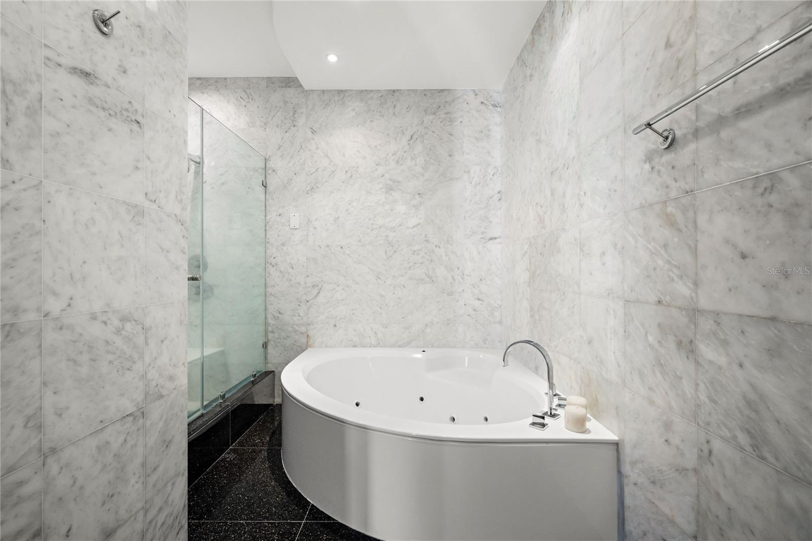 URB. LADERAS DE SAN JUAN - Residential