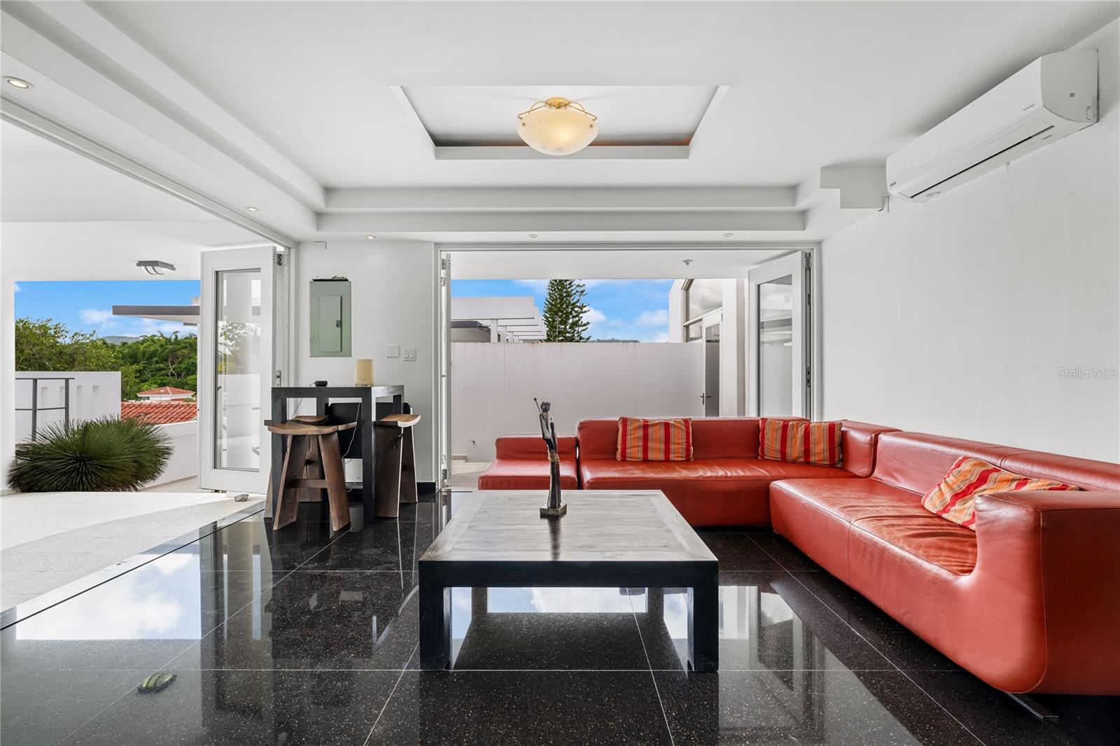 URB. LADERAS DE SAN JUAN - Residential