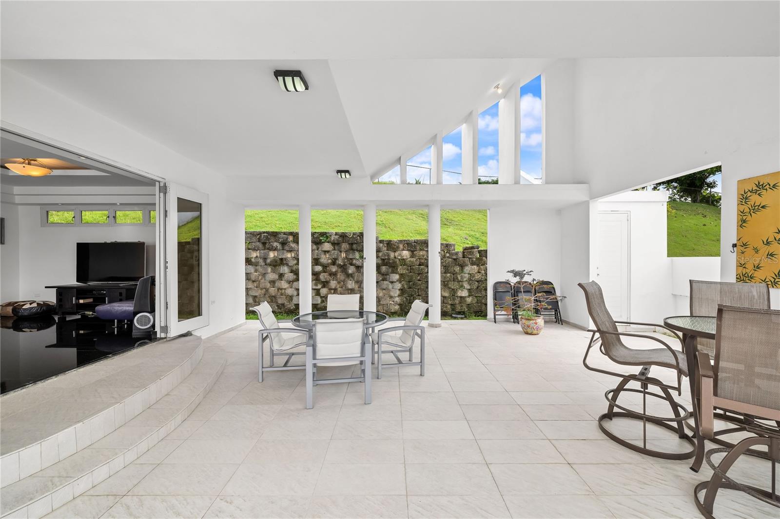 URB. LADERAS DE SAN JUAN - Residential