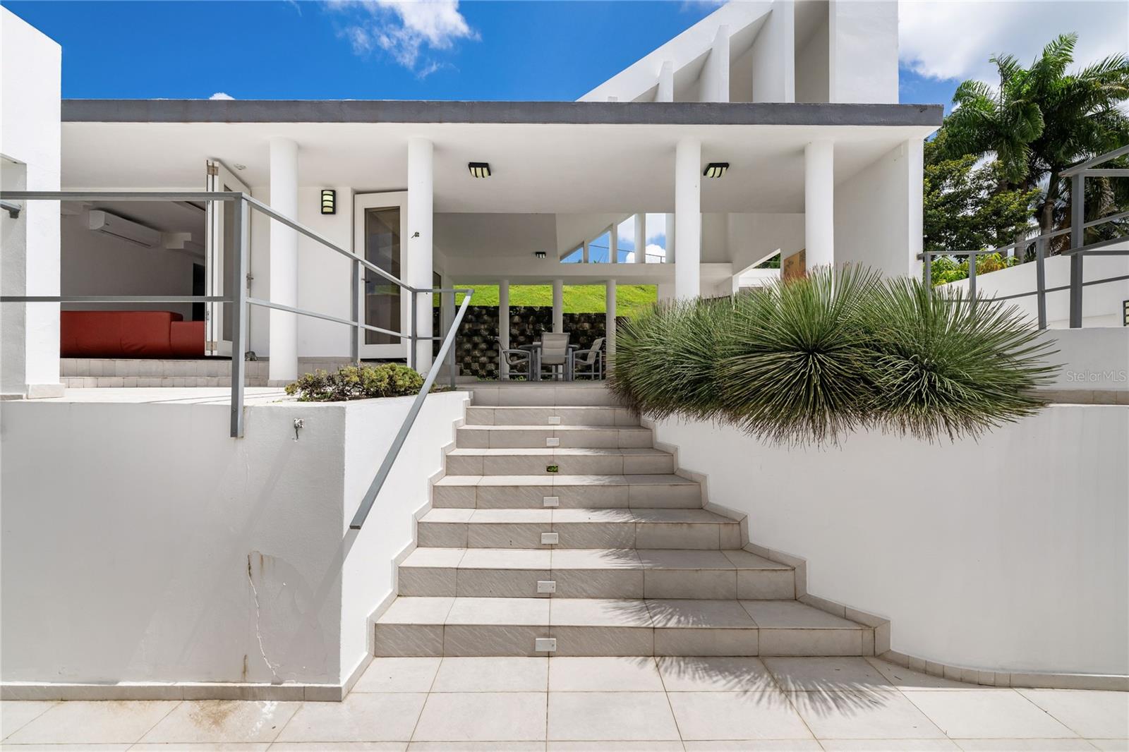 URB. LADERAS DE SAN JUAN - Residential