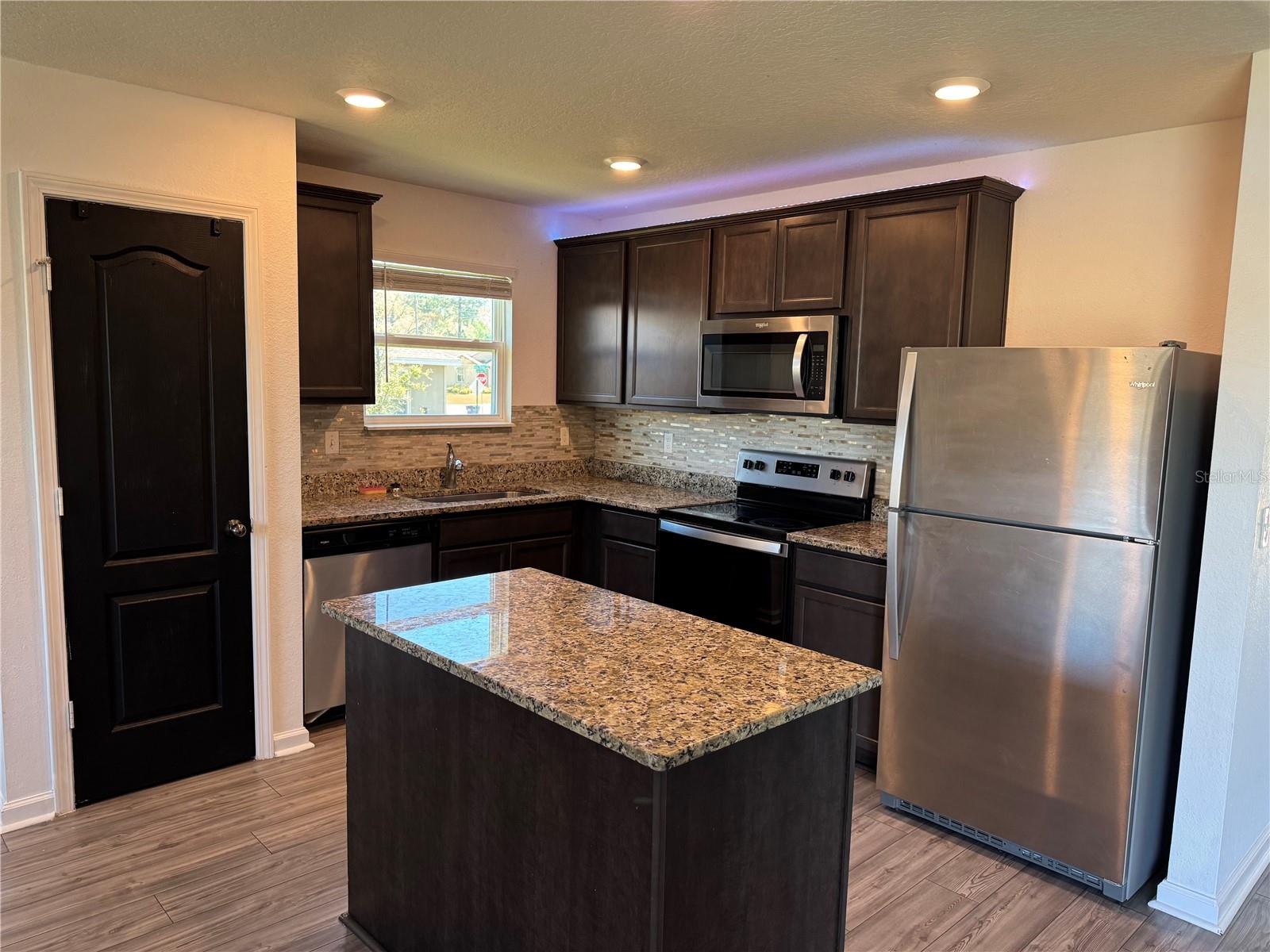 LAKES/WOODLAWN - Residential Lease