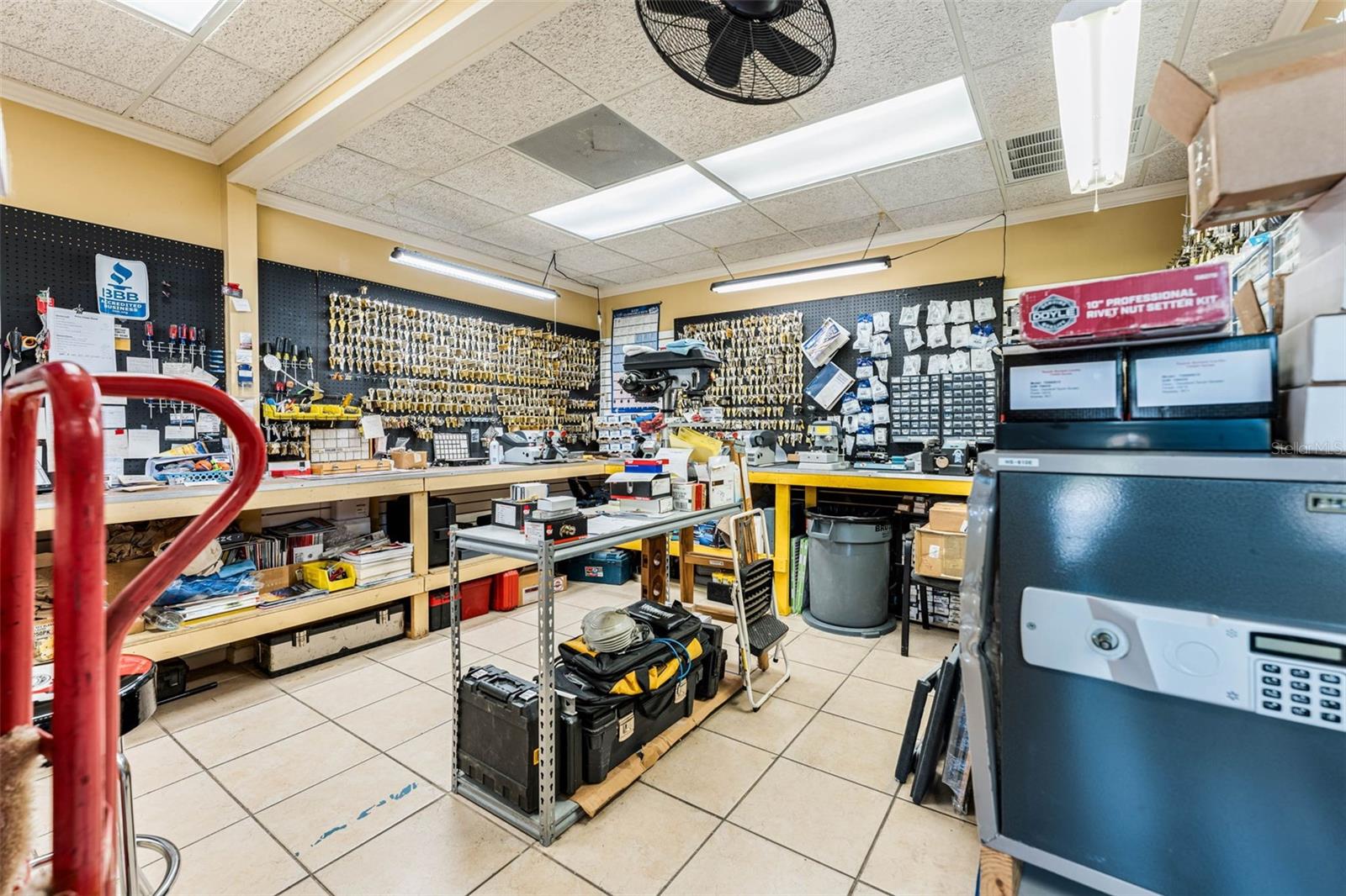 FRIES WINTER GARDEN - Commercial Sale