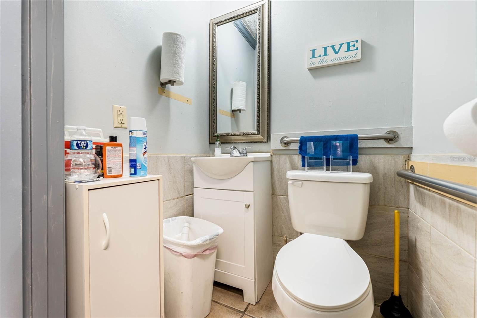 FRIES WINTER GARDEN - Commercial Sale