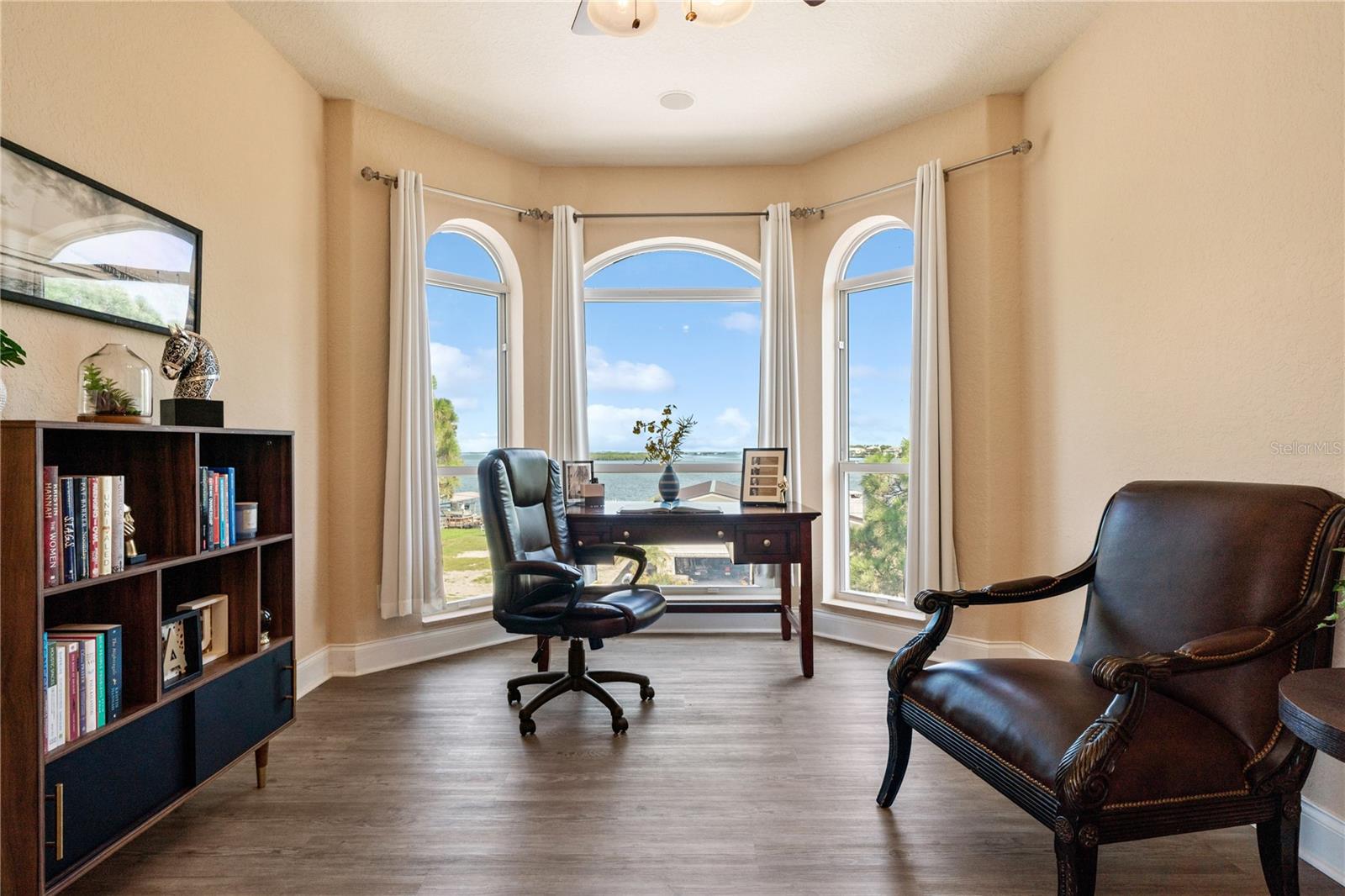 SEA BREEZE ISLAND - Residential