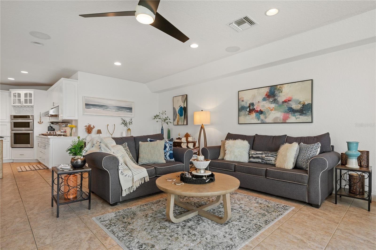 SEA BREEZE ISLAND - Residential