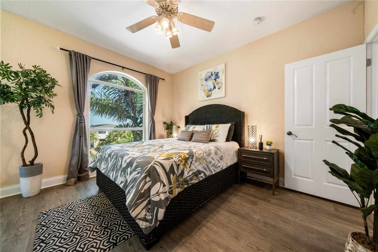 SEA BREEZE ISLAND - Residential