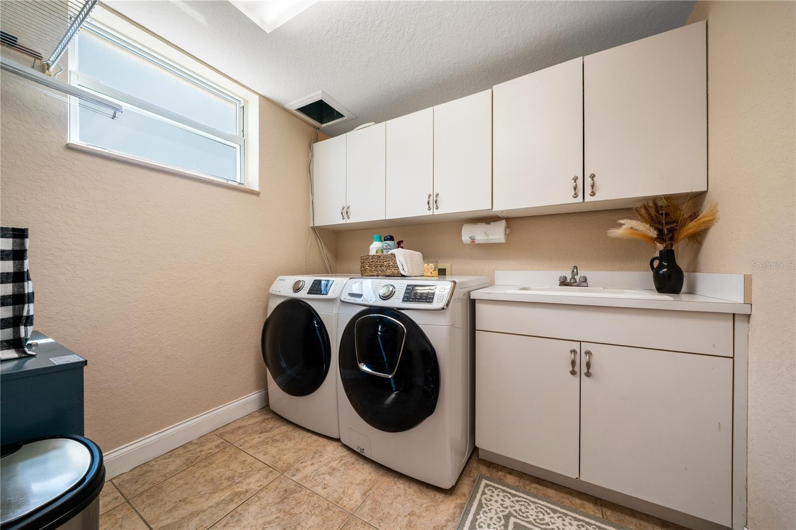 SEA BREEZE ISLAND - Residential