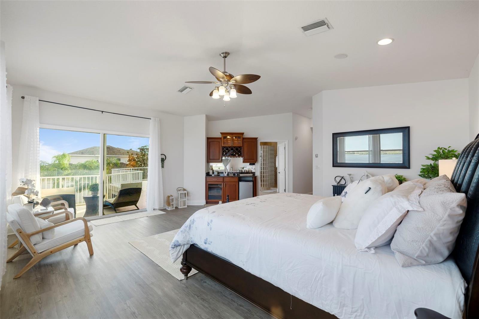 SEA BREEZE ISLAND - Residential