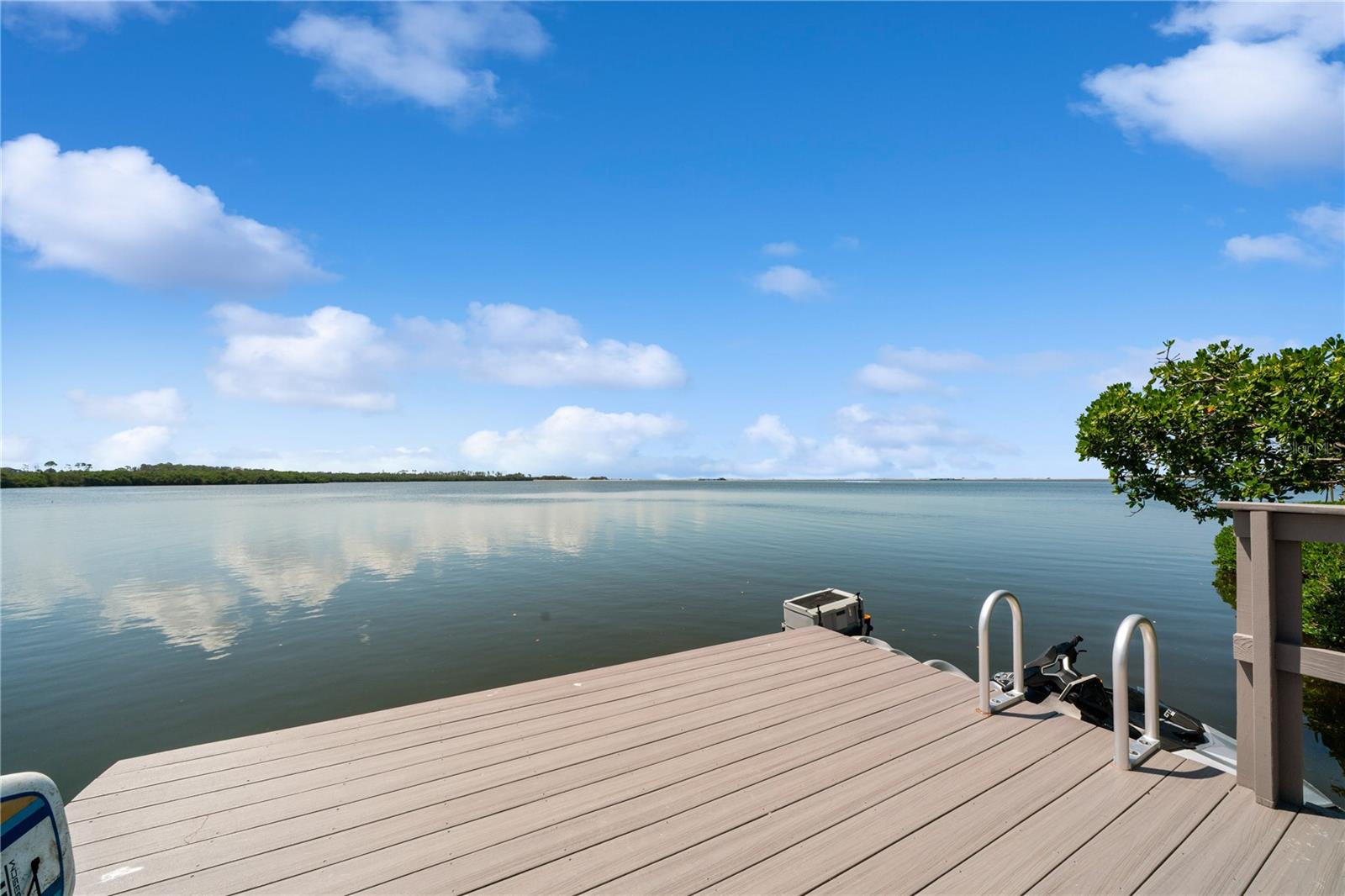 SEA BREEZE ISLAND - Residential