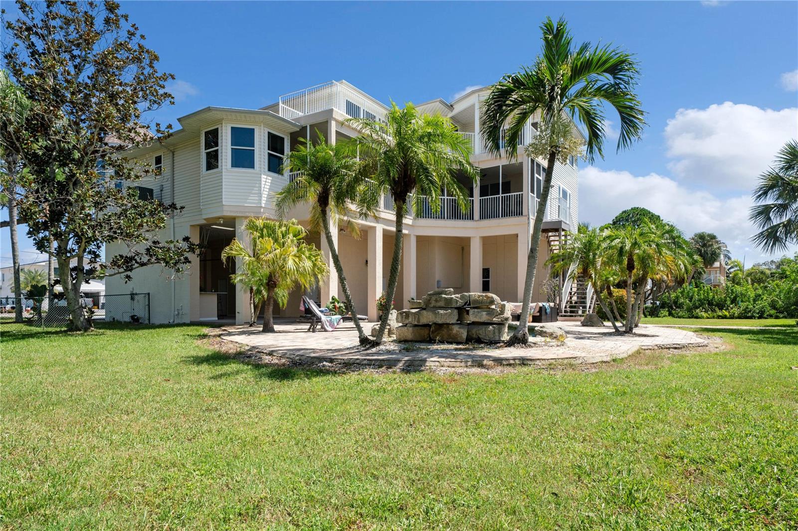 SEA BREEZE ISLAND - Residential