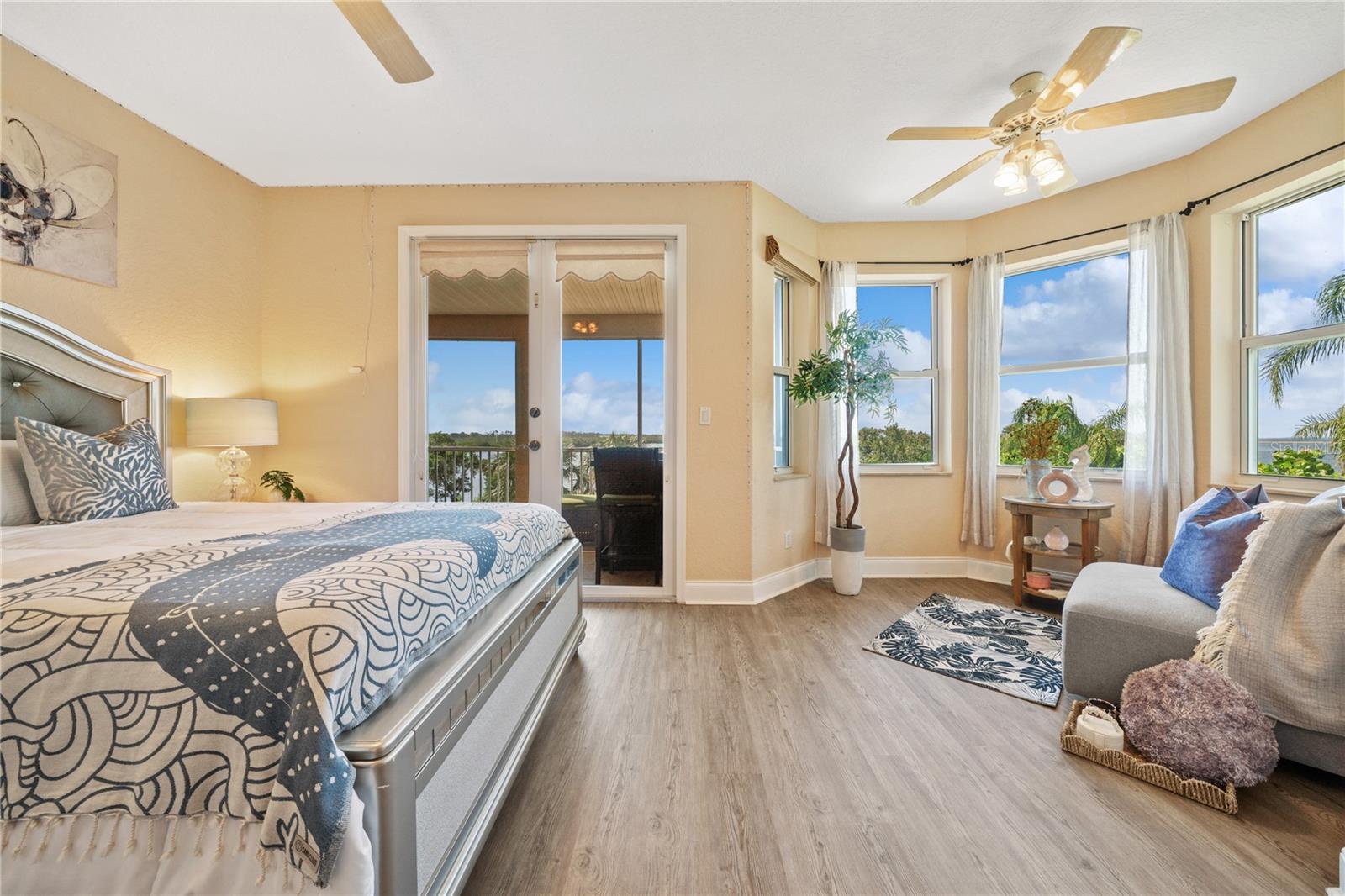 SEA BREEZE ISLAND - Residential