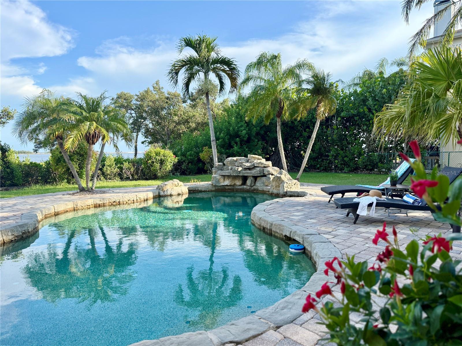 SEA BREEZE ISLAND - Residential