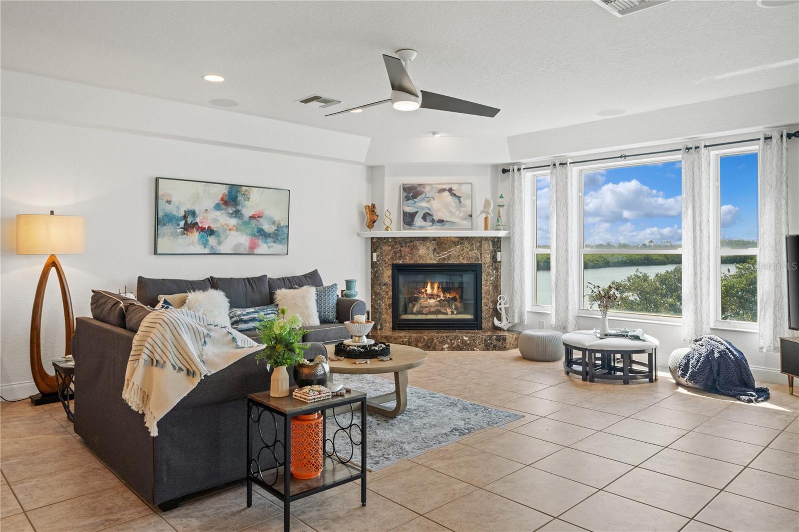 SEA BREEZE ISLAND - Residential