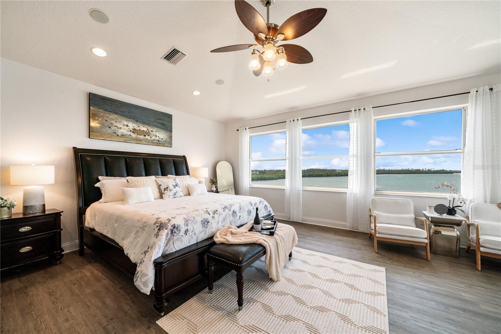 SEA BREEZE ISLAND - Residential