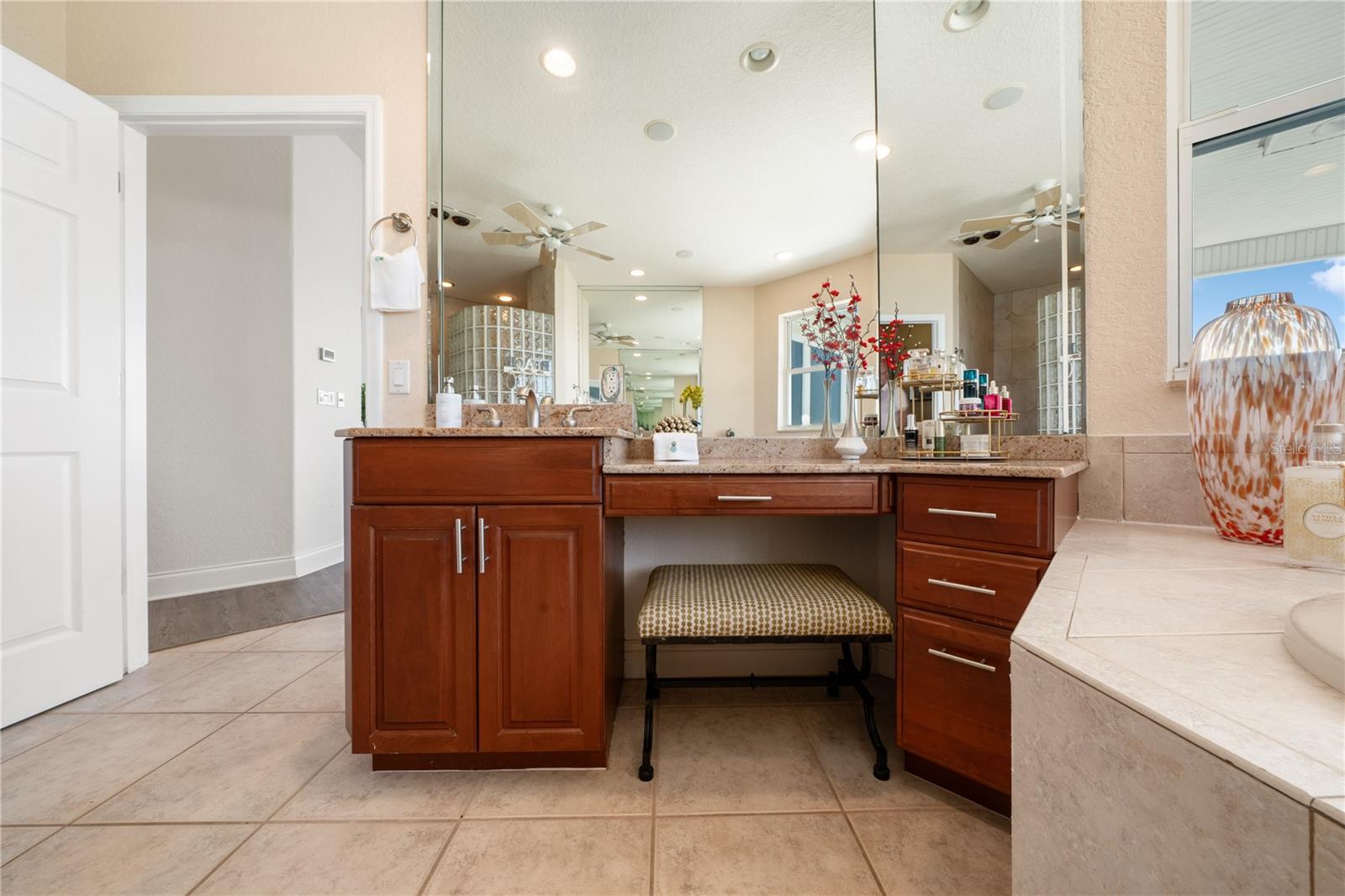 SEA BREEZE ISLAND - Residential