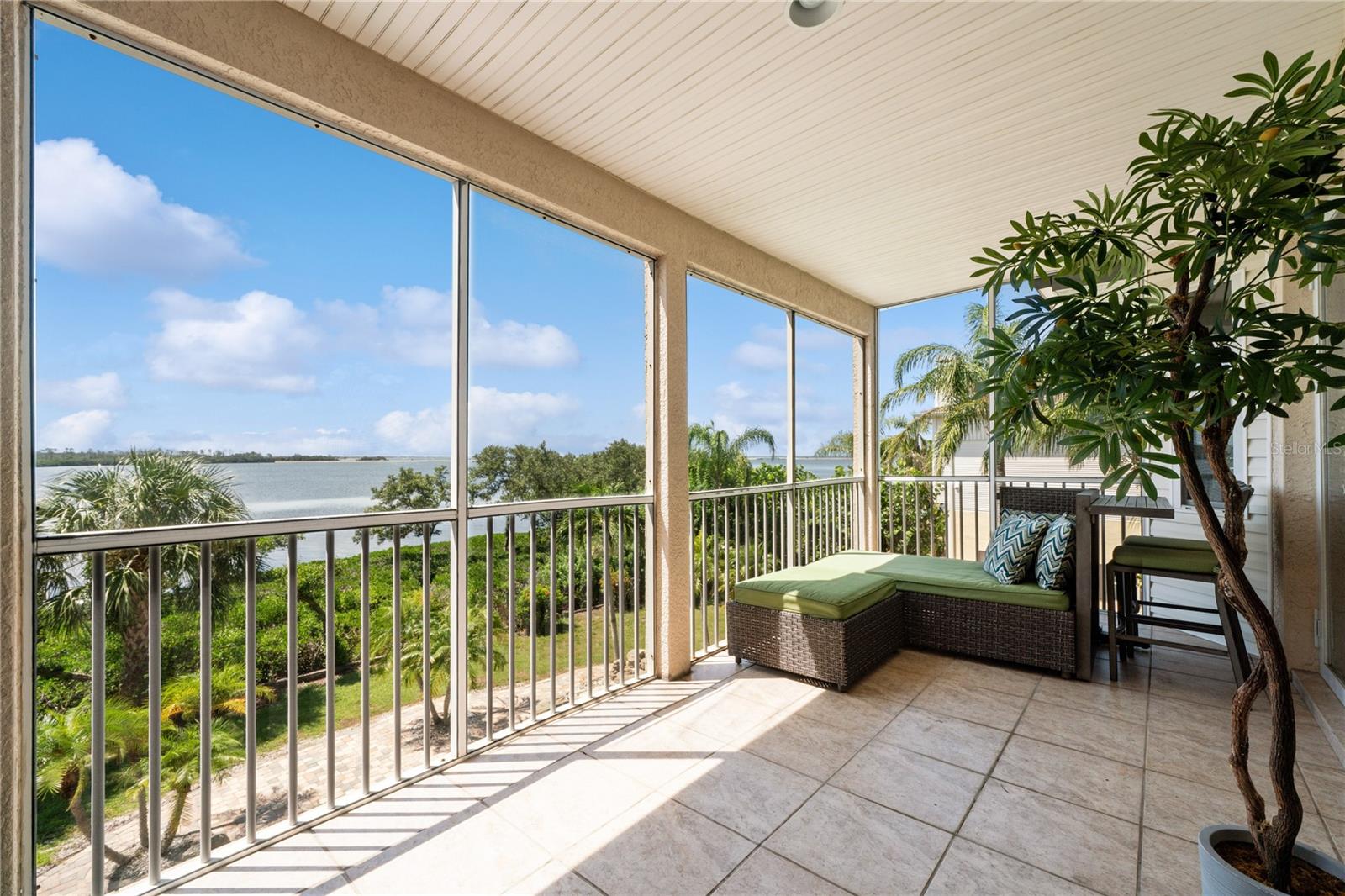 SEA BREEZE ISLAND - Residential