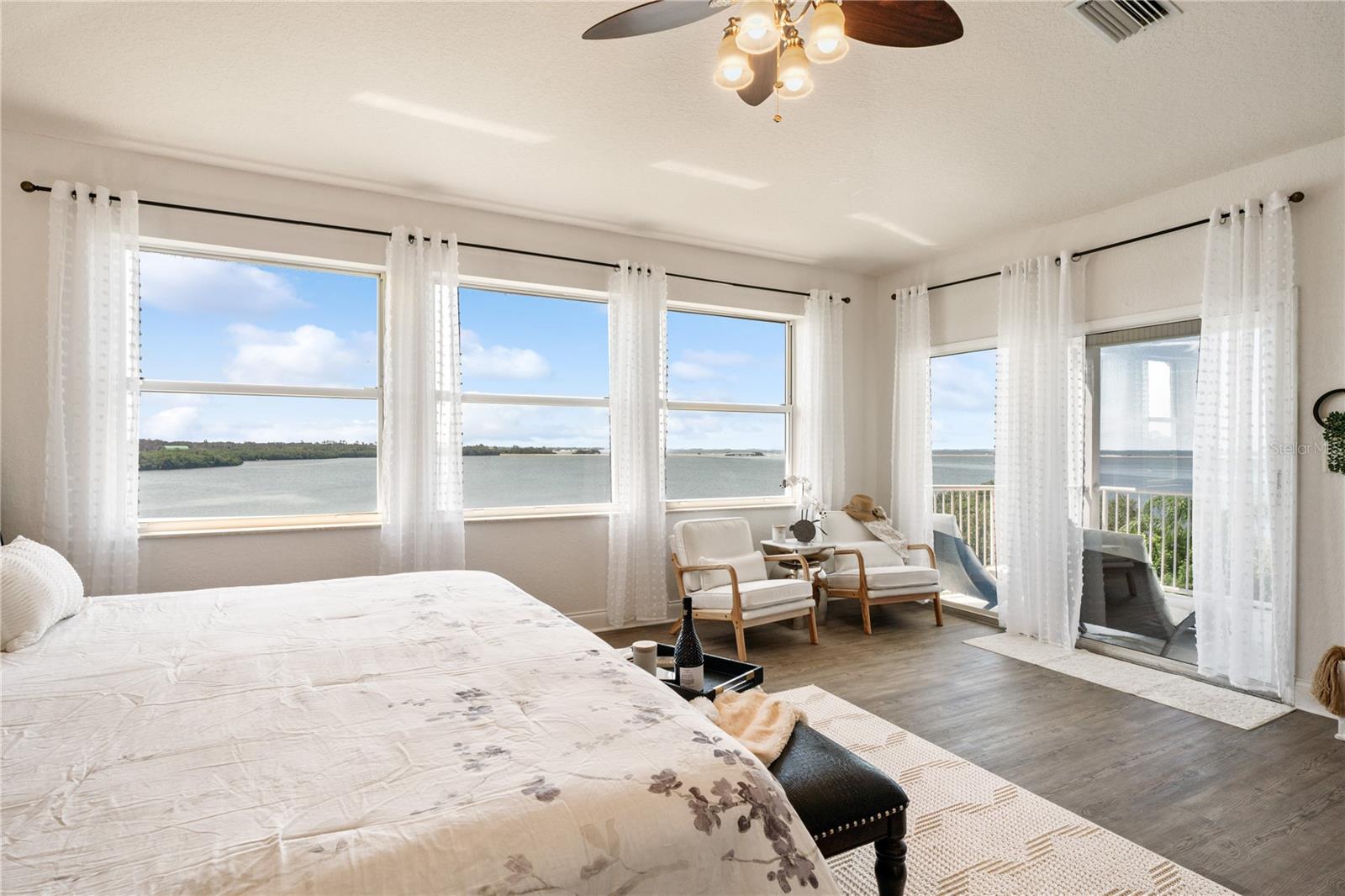 SEA BREEZE ISLAND - Residential