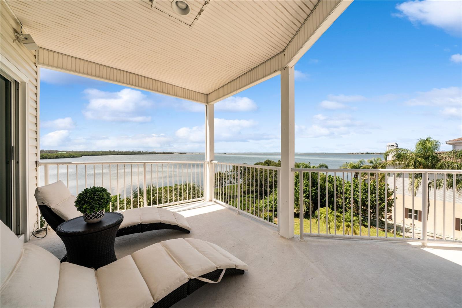 SEA BREEZE ISLAND - Residential