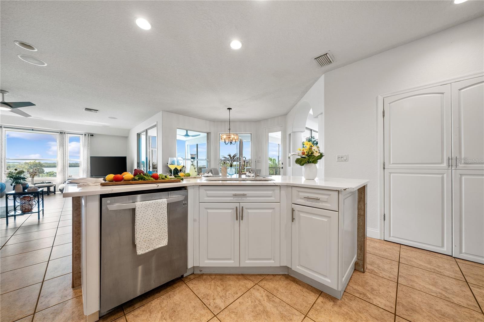 SEA BREEZE ISLAND - Residential