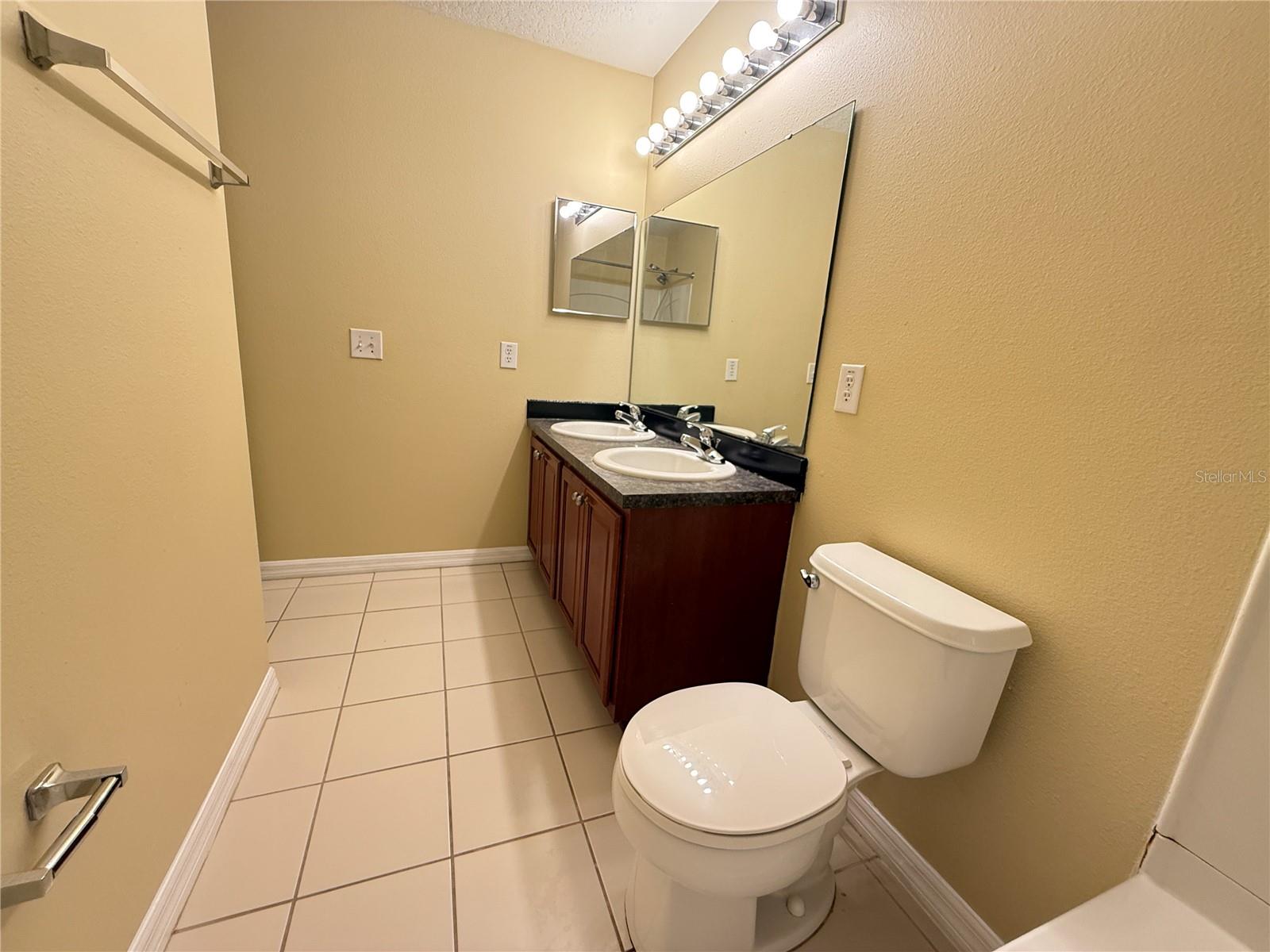 STRATFORD POINTE - Residential Lease