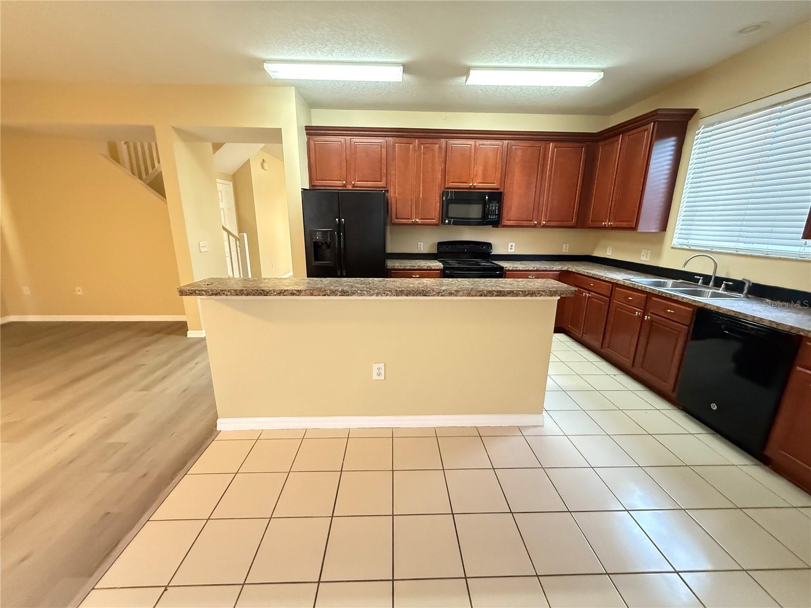STRATFORD POINTE - Residential Lease