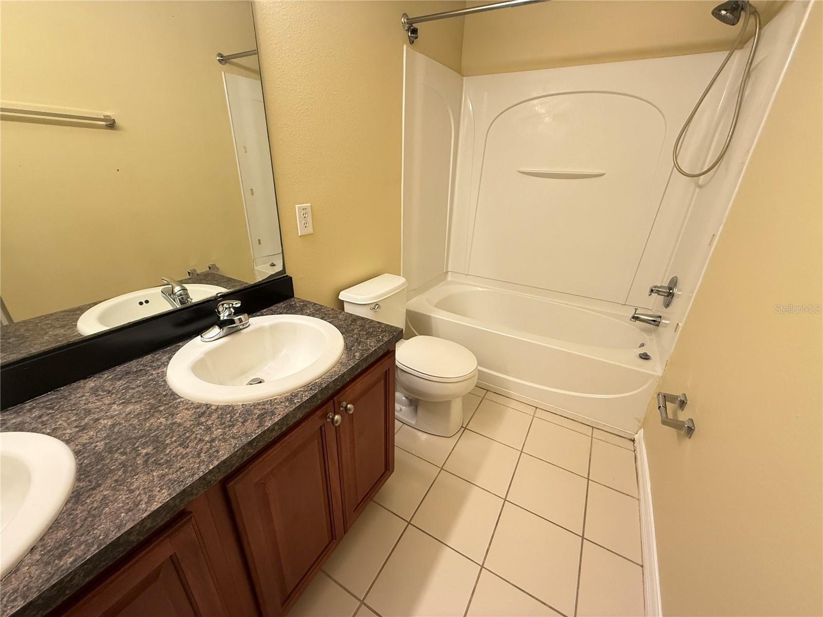 STRATFORD POINTE - Residential Lease