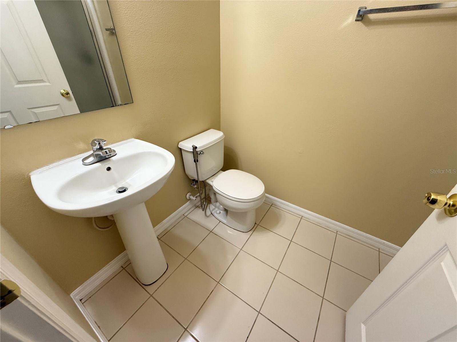 STRATFORD POINTE - Residential Lease