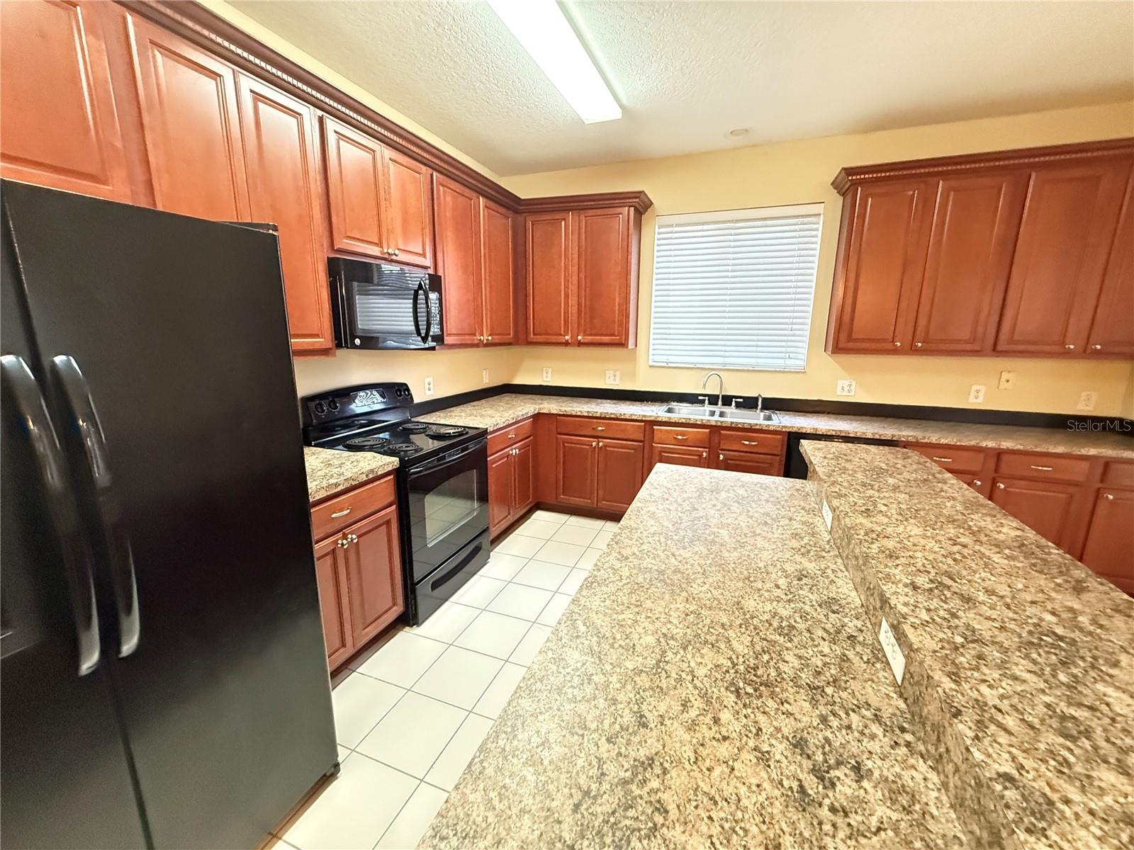 STRATFORD POINTE - Residential Lease