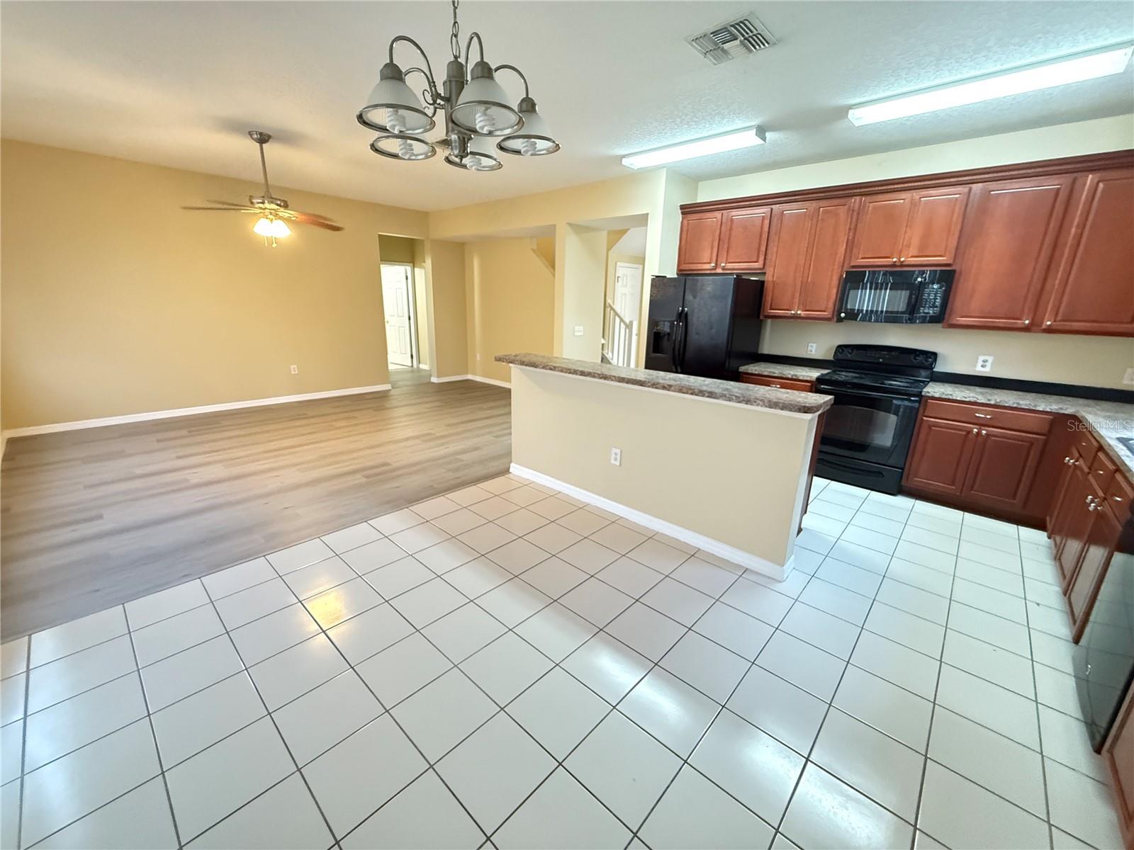 STRATFORD POINTE - Residential Lease