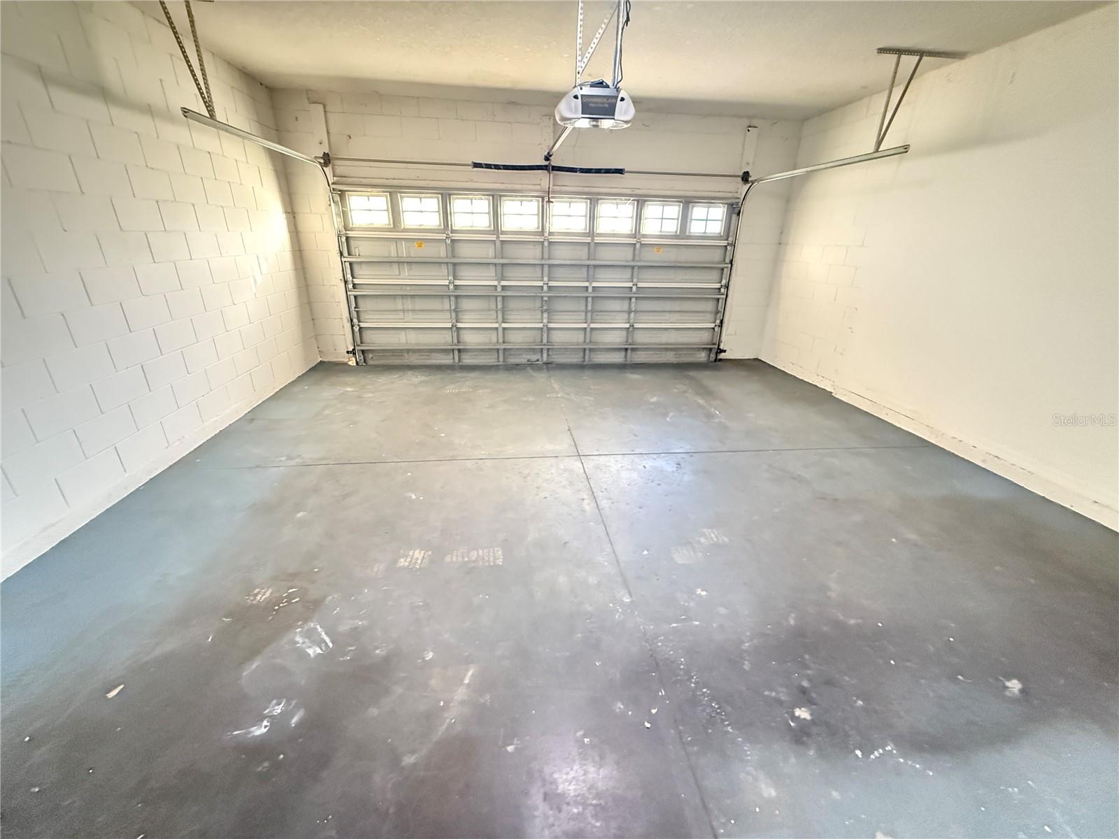 STRATFORD POINTE - Residential Lease