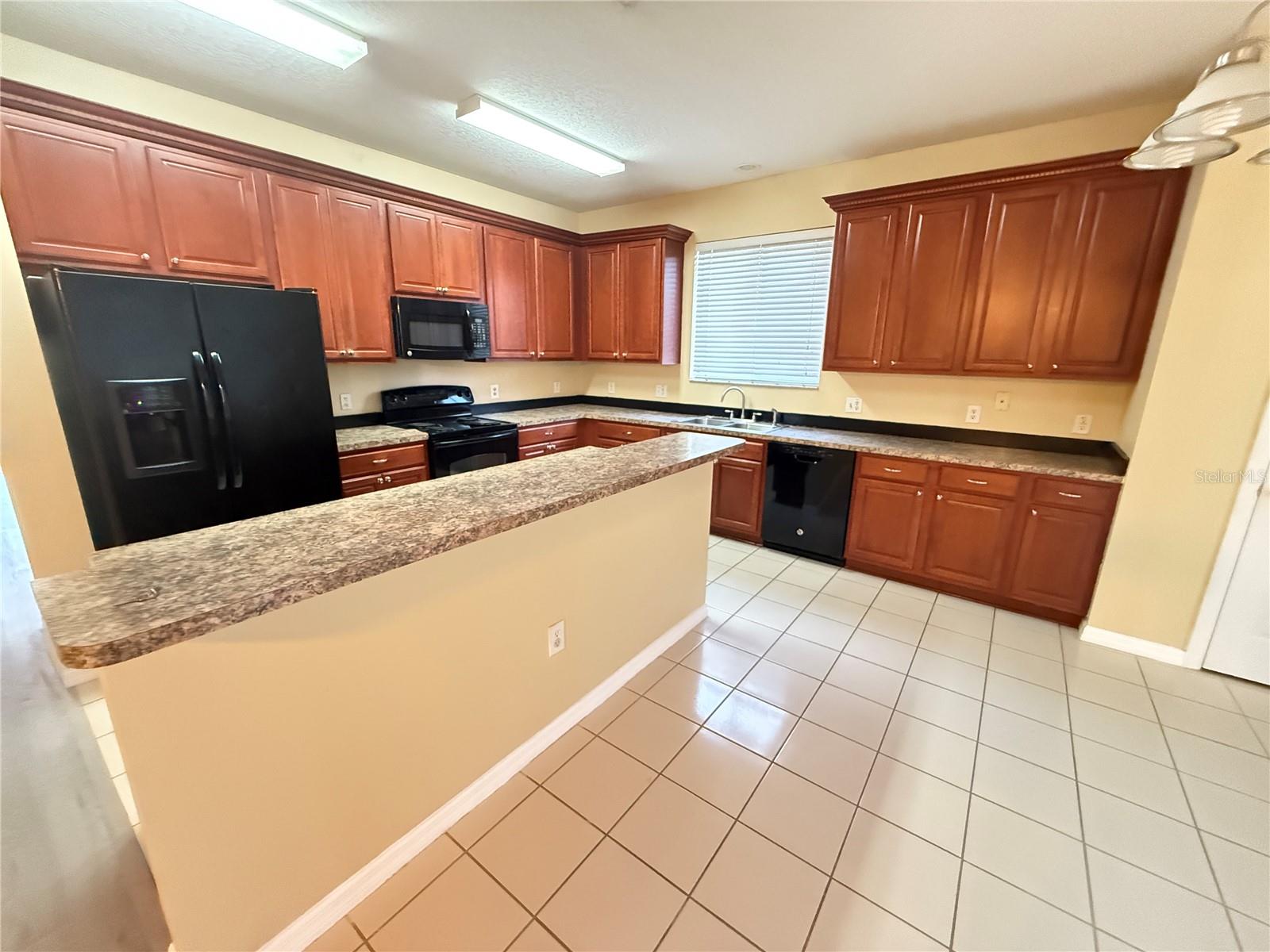 STRATFORD POINTE - Residential Lease