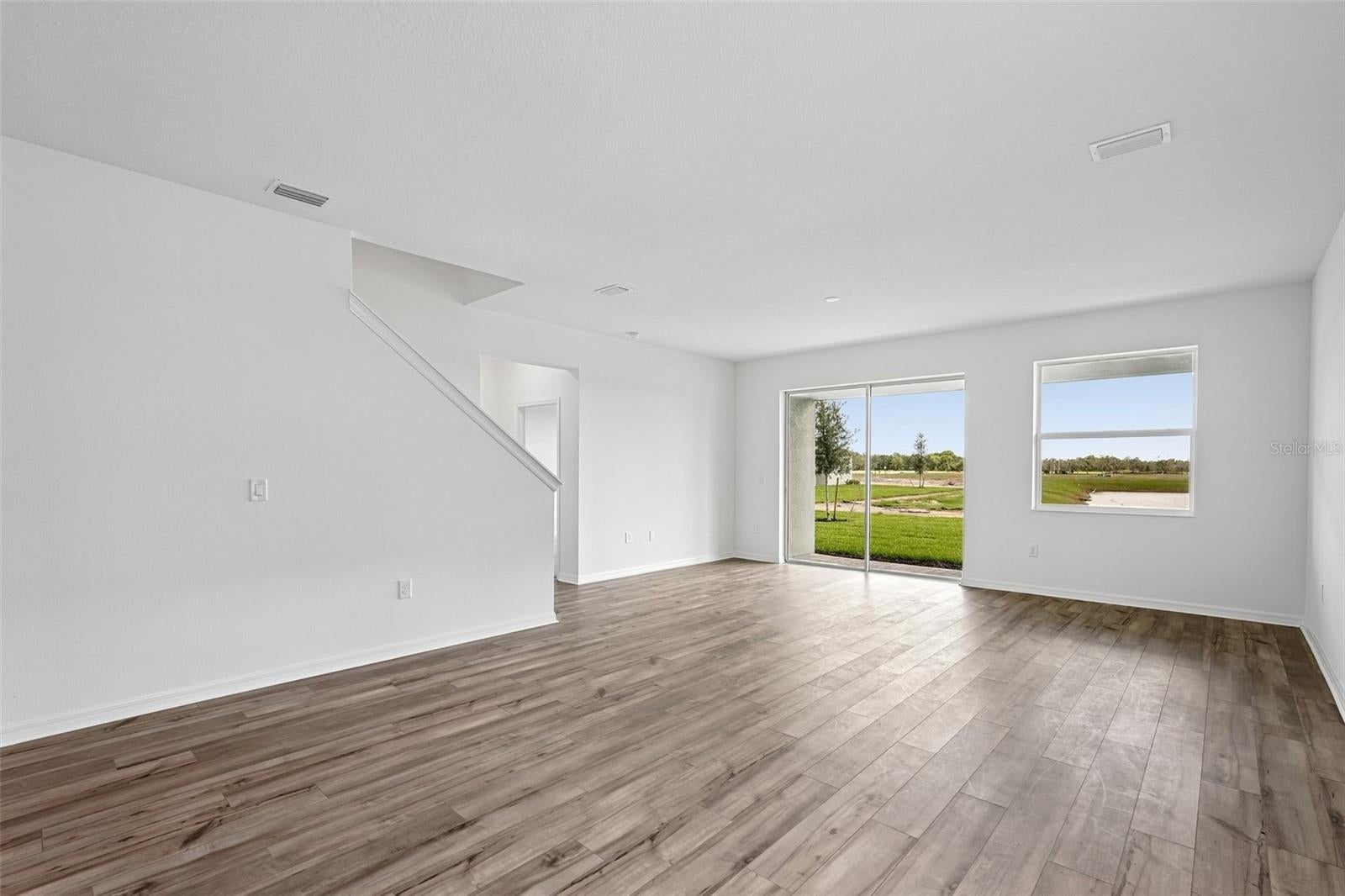 8712 CANARD COVE