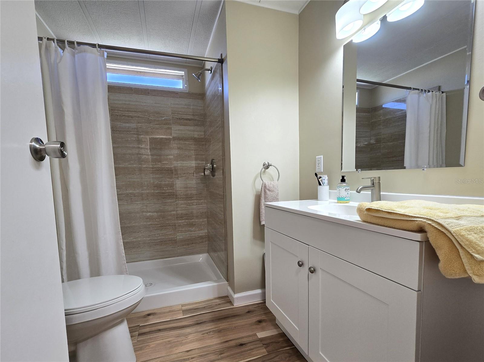 SHADOW BROOK MOBILE HOME - Residential