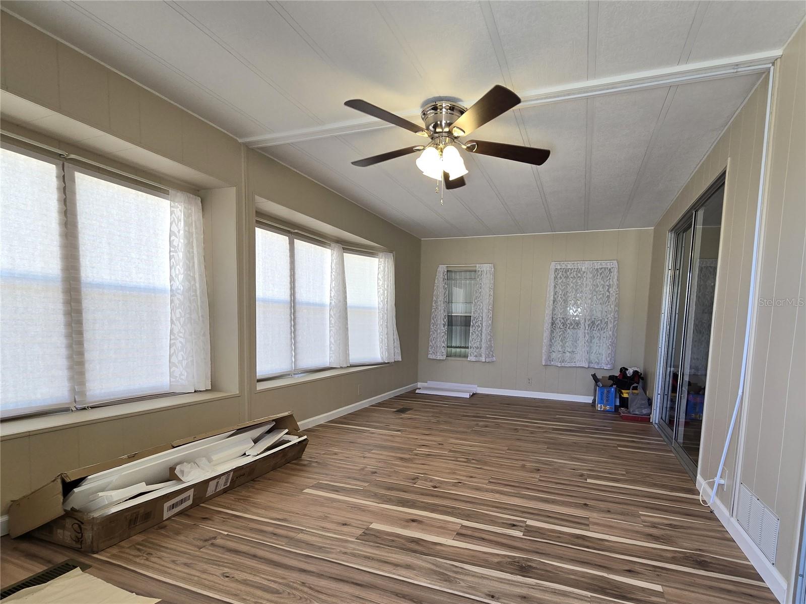 SHADOW BROOK MOBILE HOME - Residential