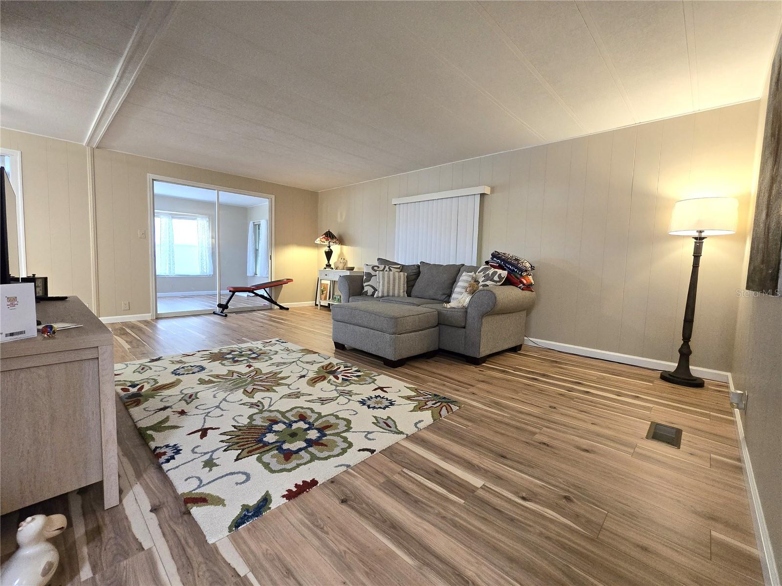 SHADOW BROOK MOBILE HOME - Residential