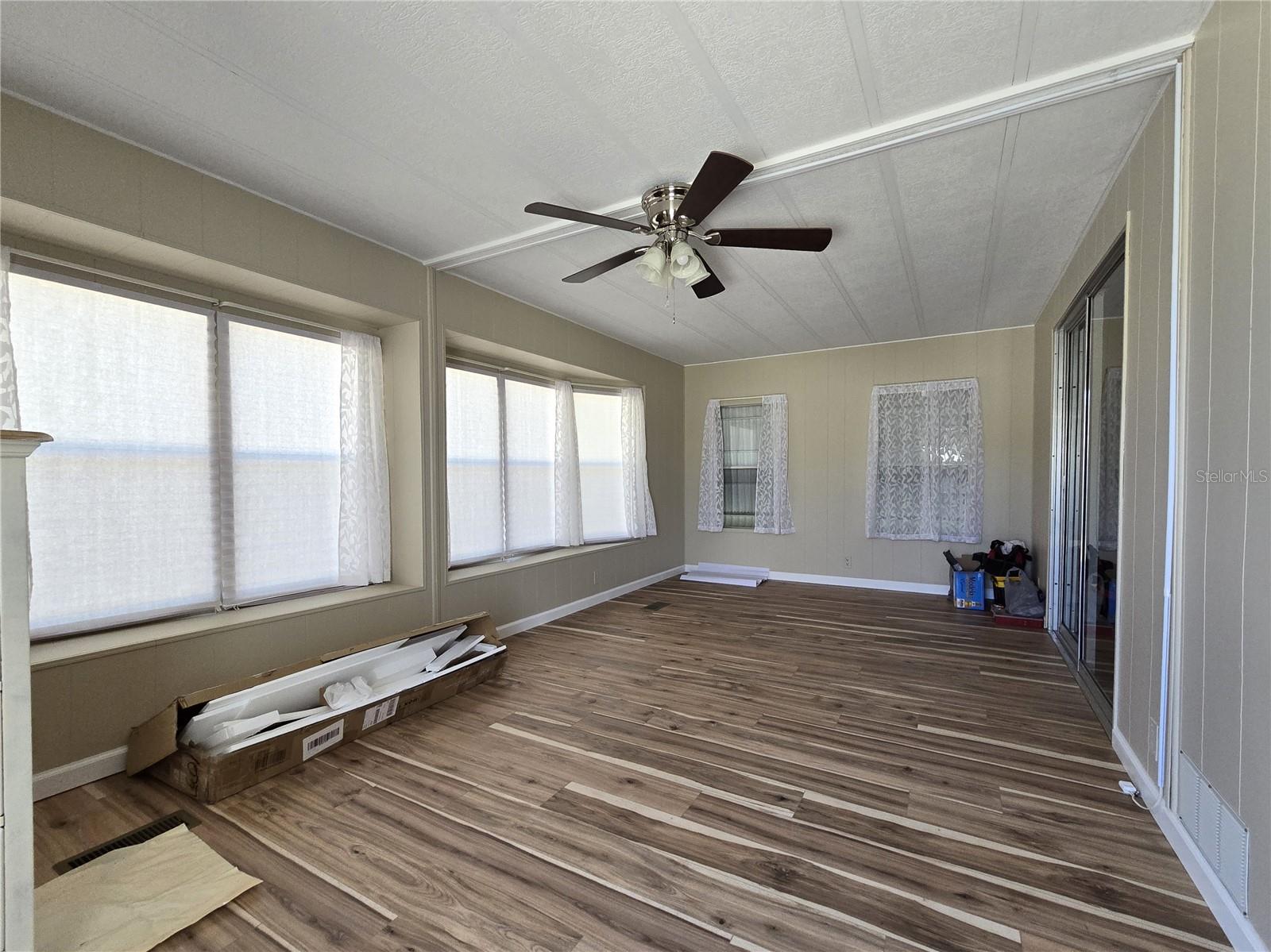 SHADOW BROOK MOBILE HOME - Residential