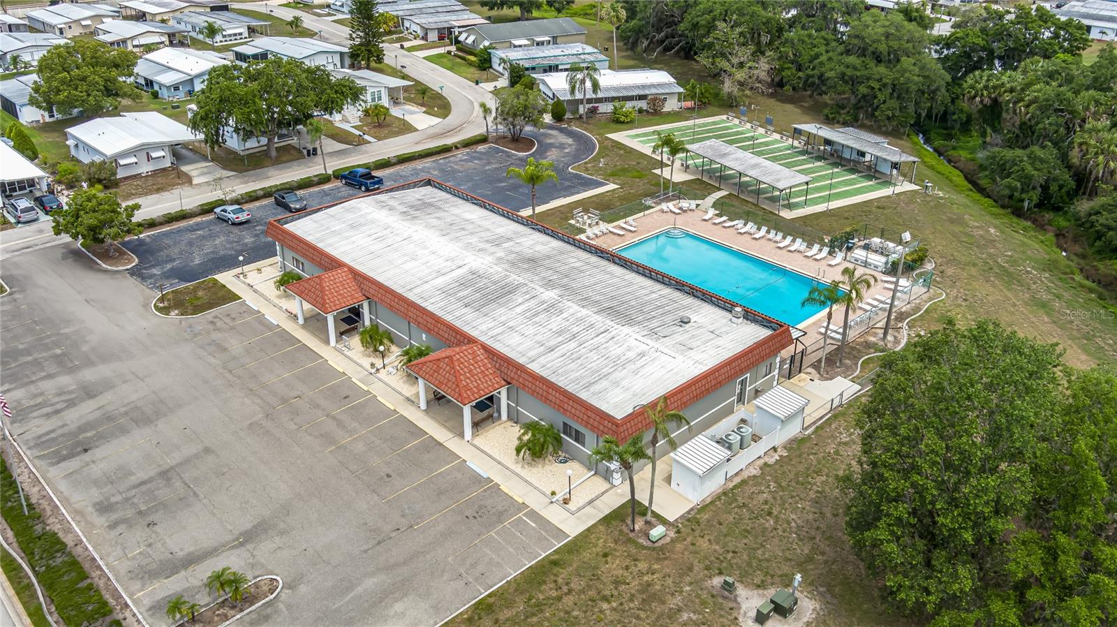 SHADOW BROOK MOBILE HOME - Residential